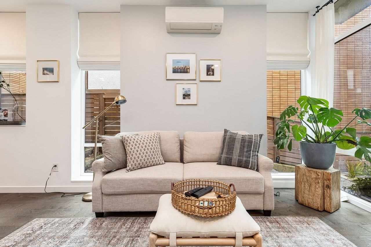 1002 Boylston Ave E #1036001P - Photo 3 of 36