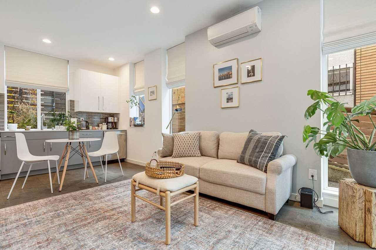 1002 Boylston Ave E #1036001P - Photo 5 of 36