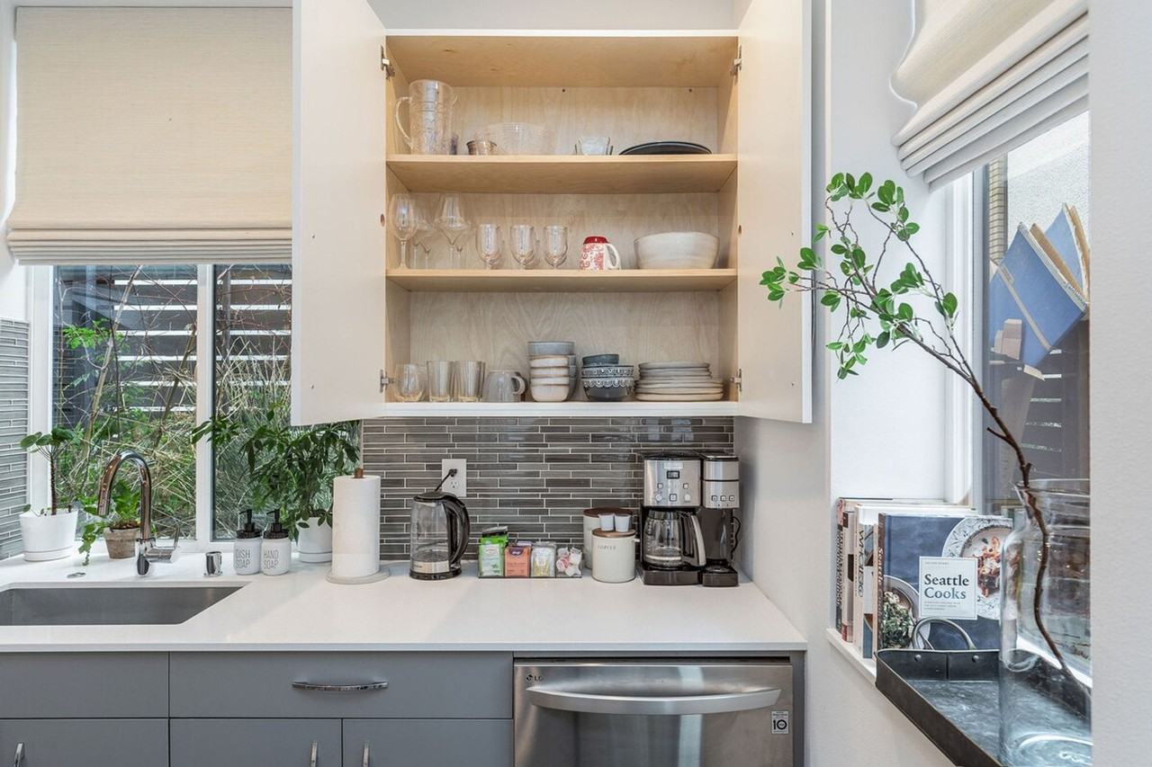 1002 Boylston Ave E #1036001P - Photo 7 of 36