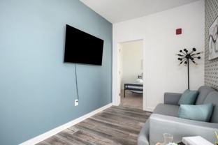 542 Boulevard Northeast - Photo 1 of 1