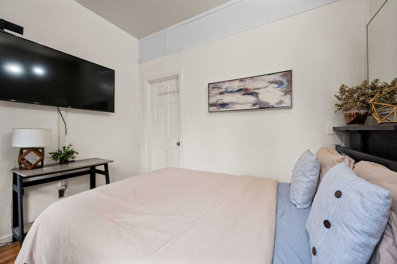 690 9th Ave #1323917P - Photo 6 of 13