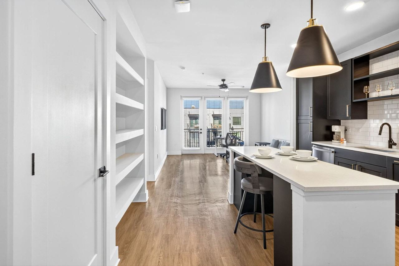 1116 Gramercy Ln #1317854P - Photo 7 of 36