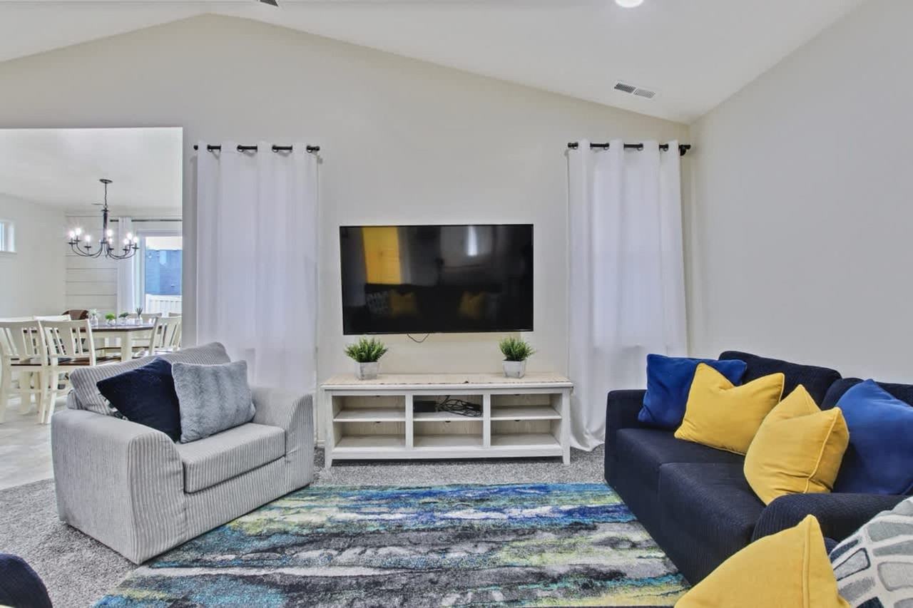 2213 E Elm Grove Dr #1250652P - Photo 4 of 50