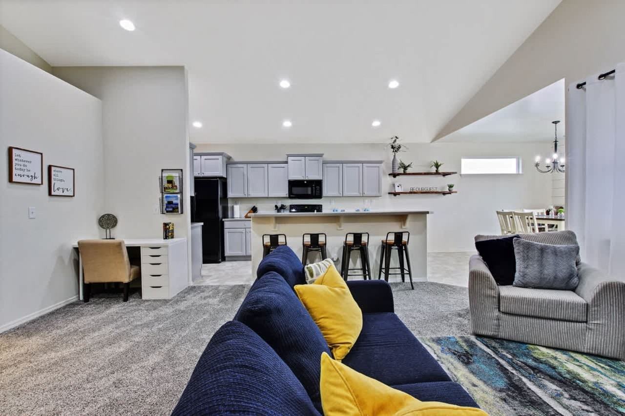 2213 E Elm Grove Dr #1250652P - Photo 7 of 50