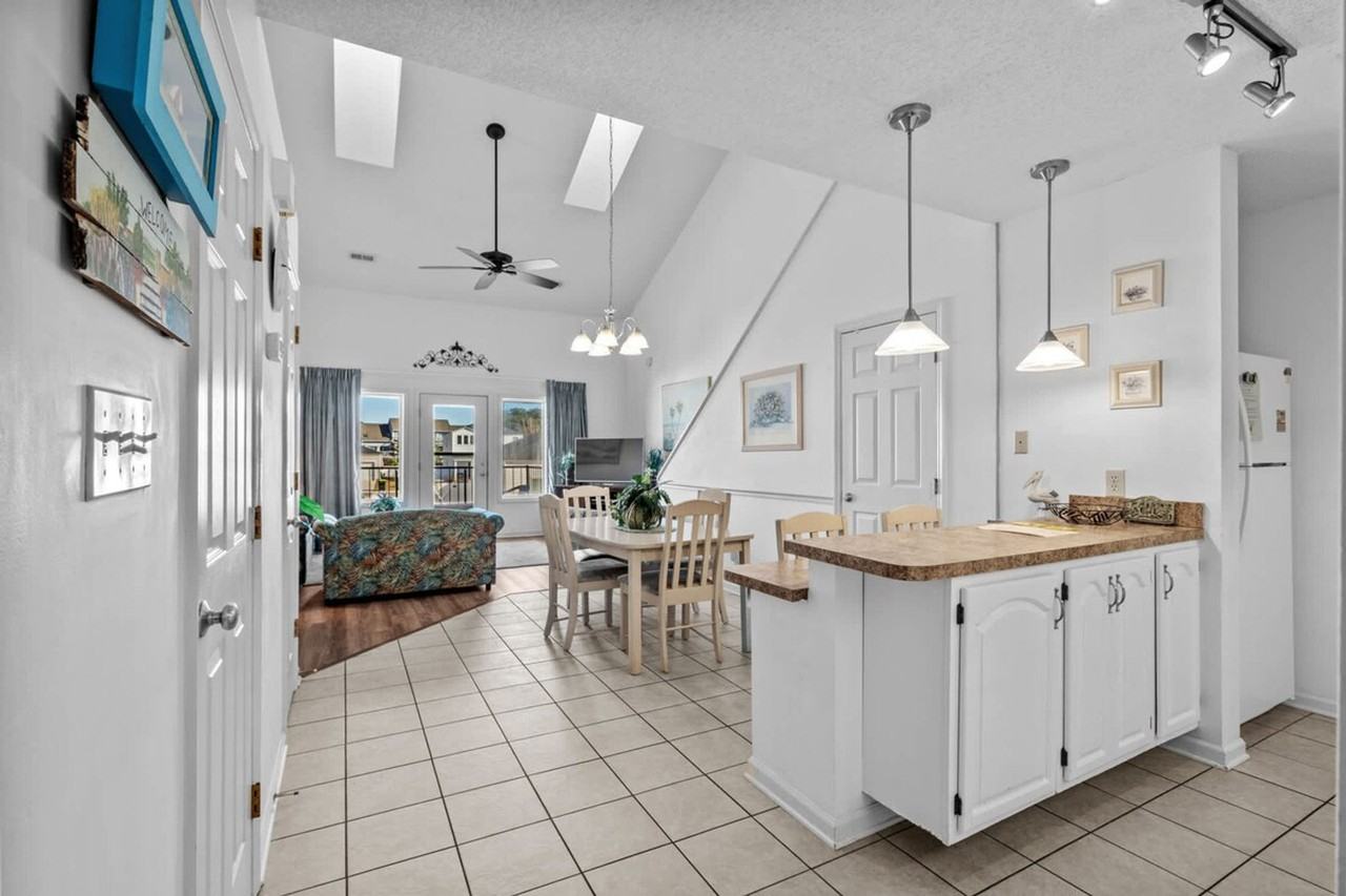 216 Double Eagle Dr #1329042P - Photo 7 of 50