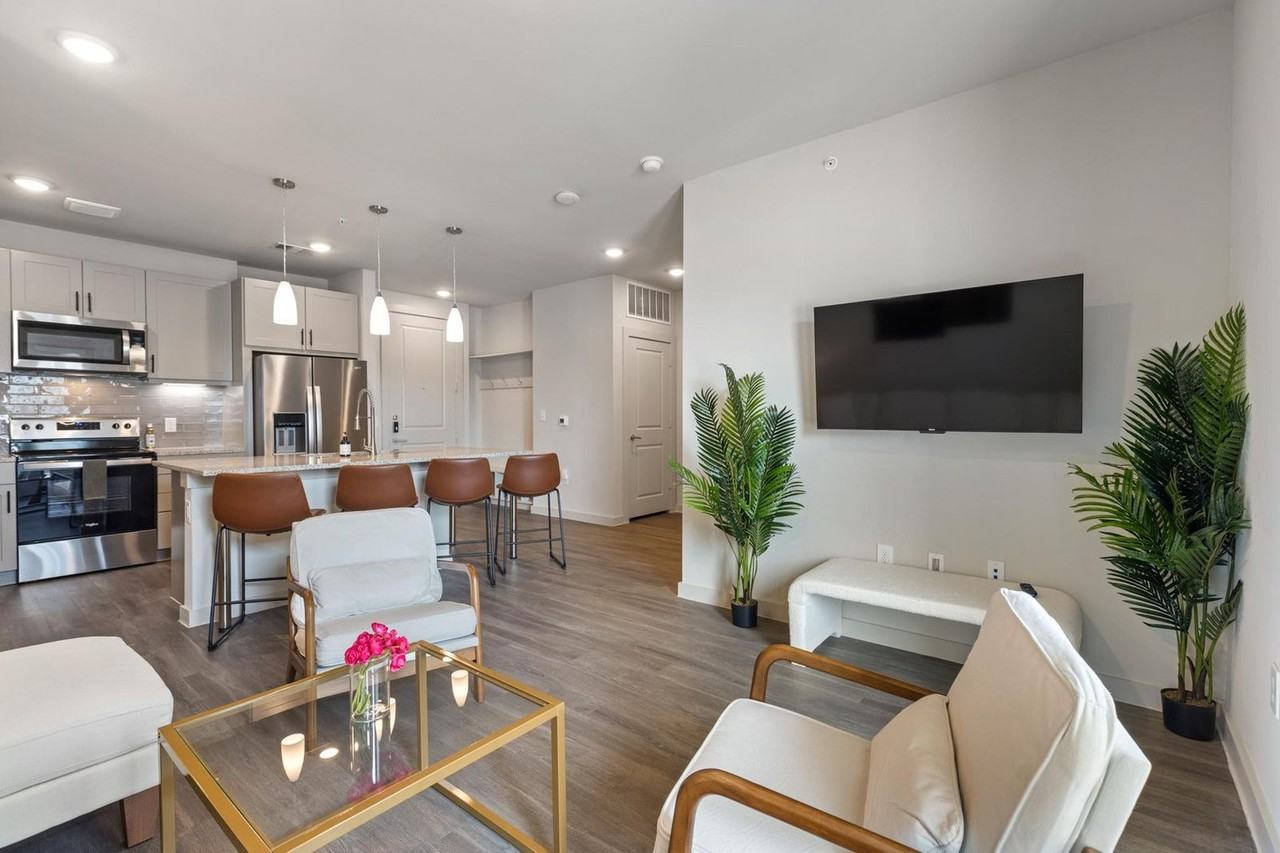 5820 1/2 Cameron Road - Photo 6 of 112