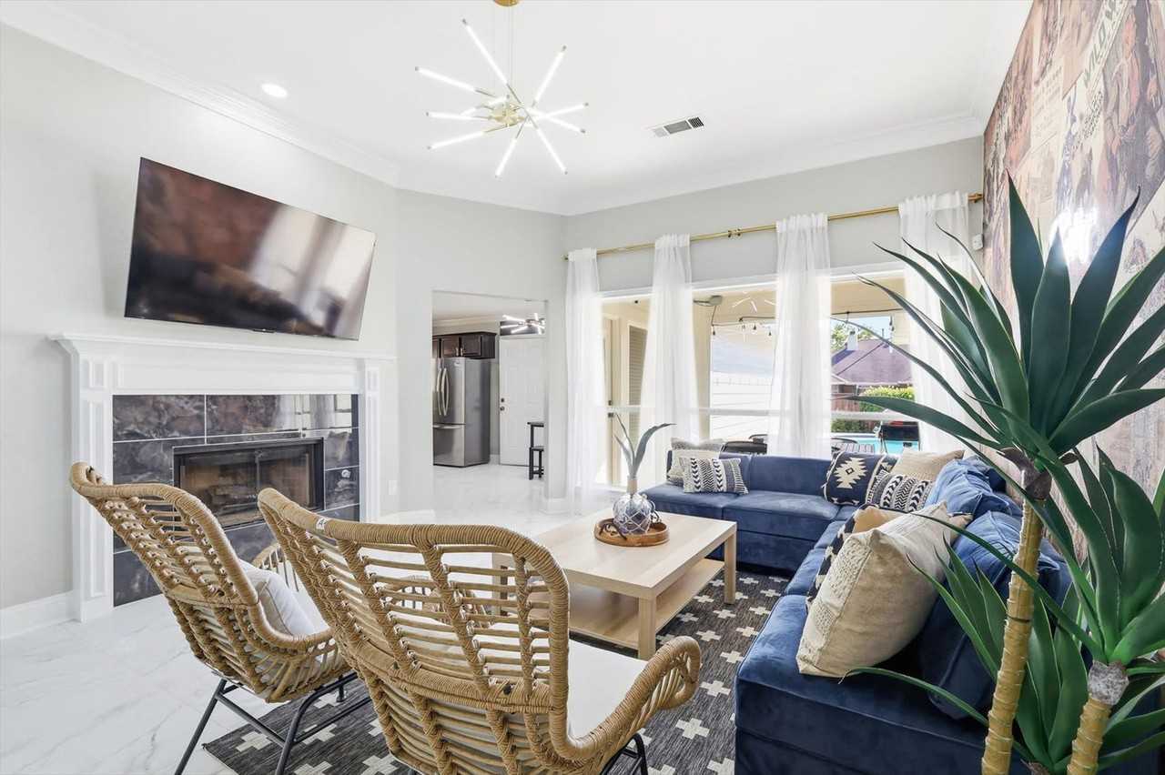 2720 Wild Grove Ln #1340976P - Photo 3 of 46