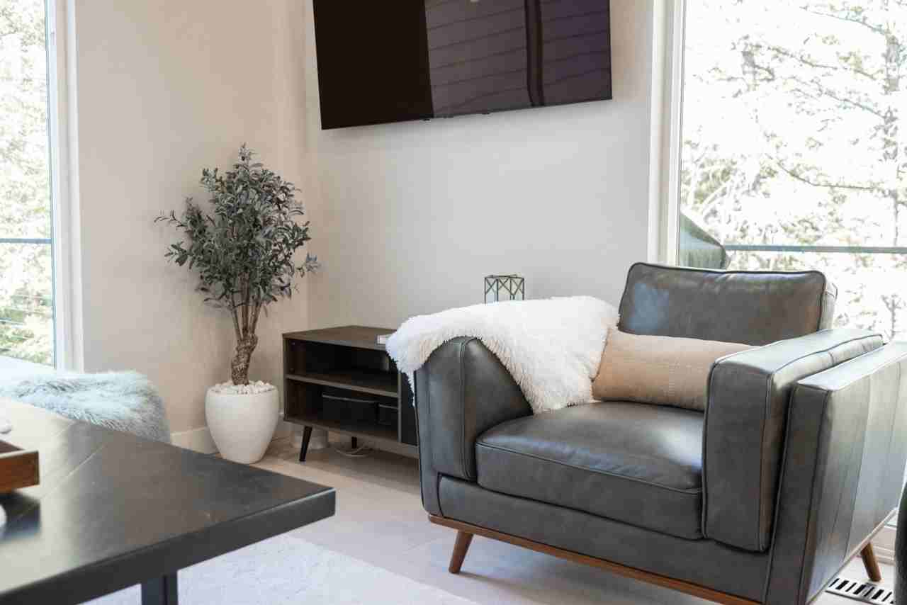 255 Matterhorn Dr #1339769P - Photo 3 of 50