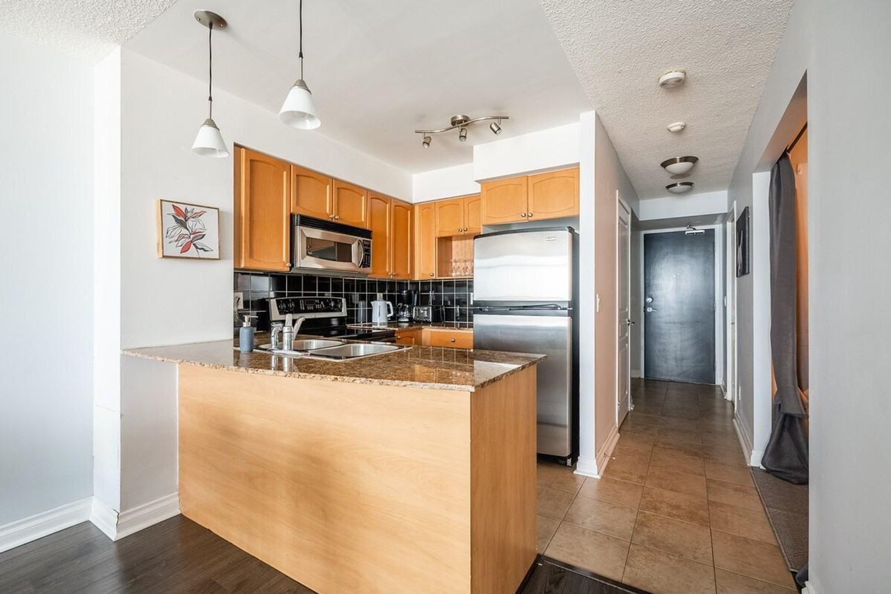 18 Yonge St #1345753P - Photo 5 of 38