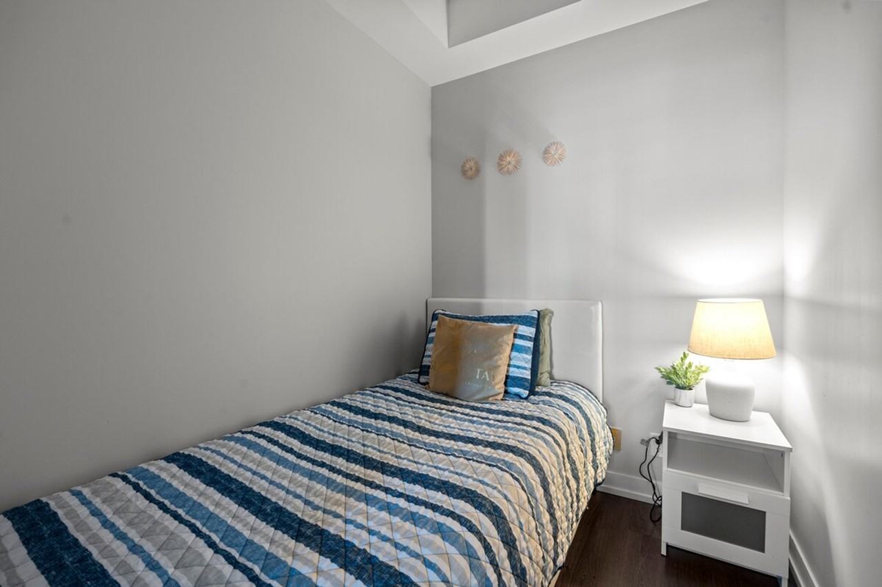 98 Lillian Street #1345818P - Photo 4 of 20