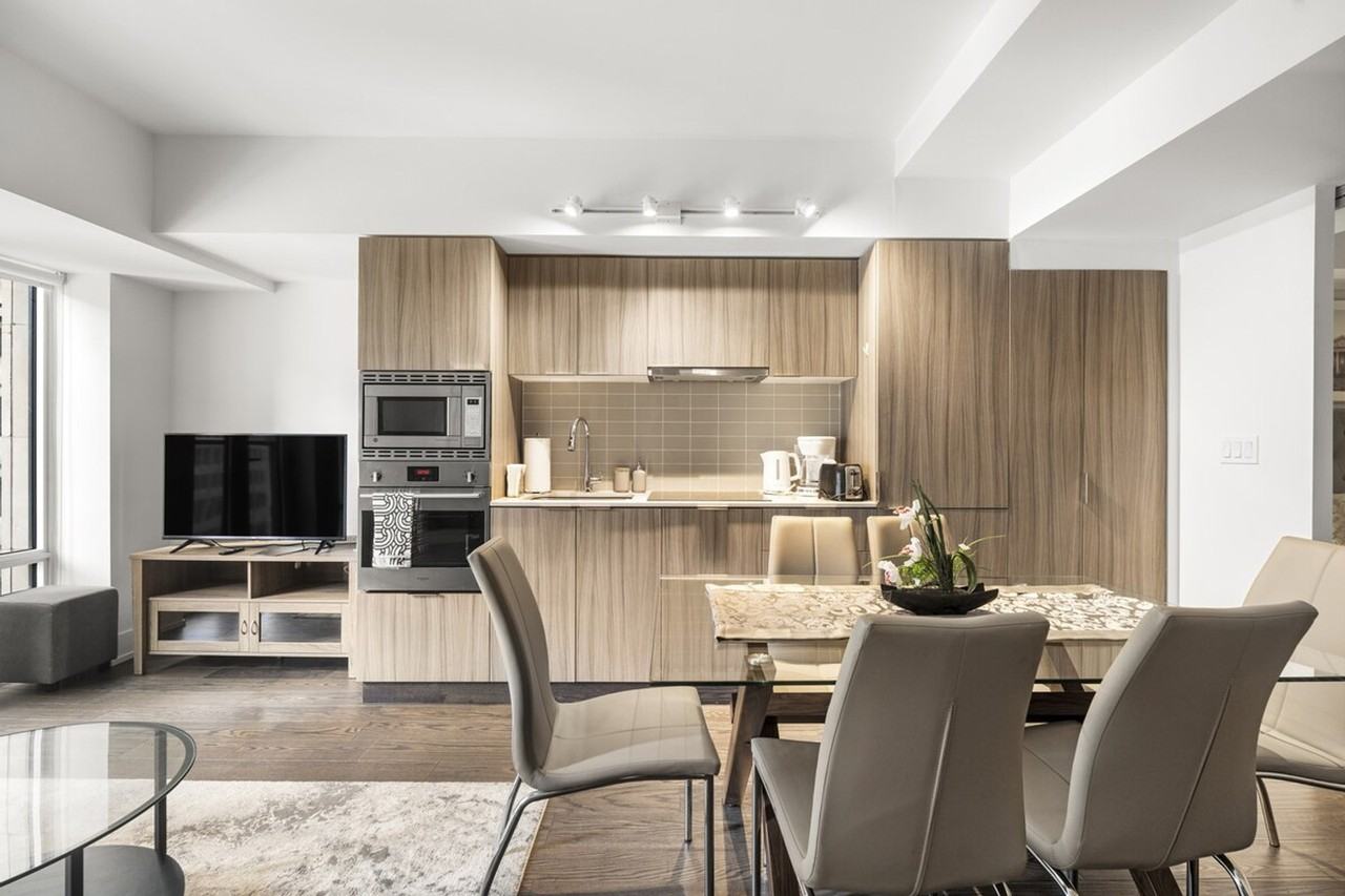 955 Bay St #1345933P - Photo 3 of 12