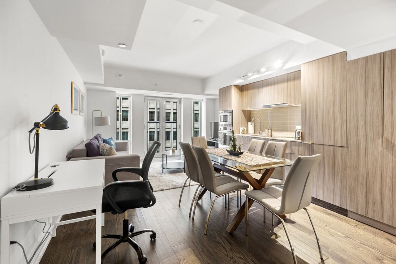 955 Bay St #1345933P - Photo 5 of 12