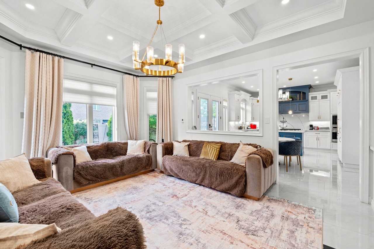 111 Selvapiano Cres #1346022P - Photo 2 of 32