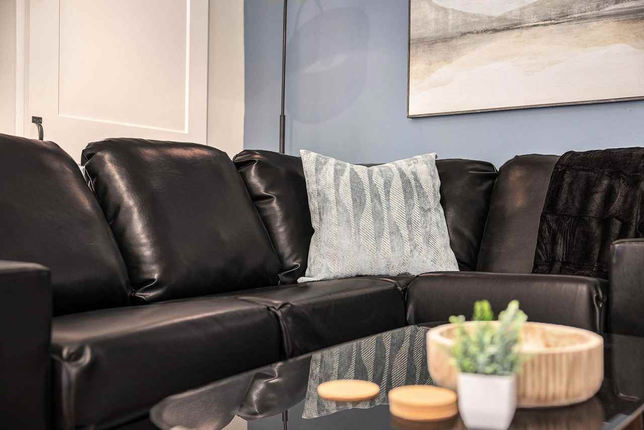 37 Gold Avenue Northwest - Photo 6 of 28