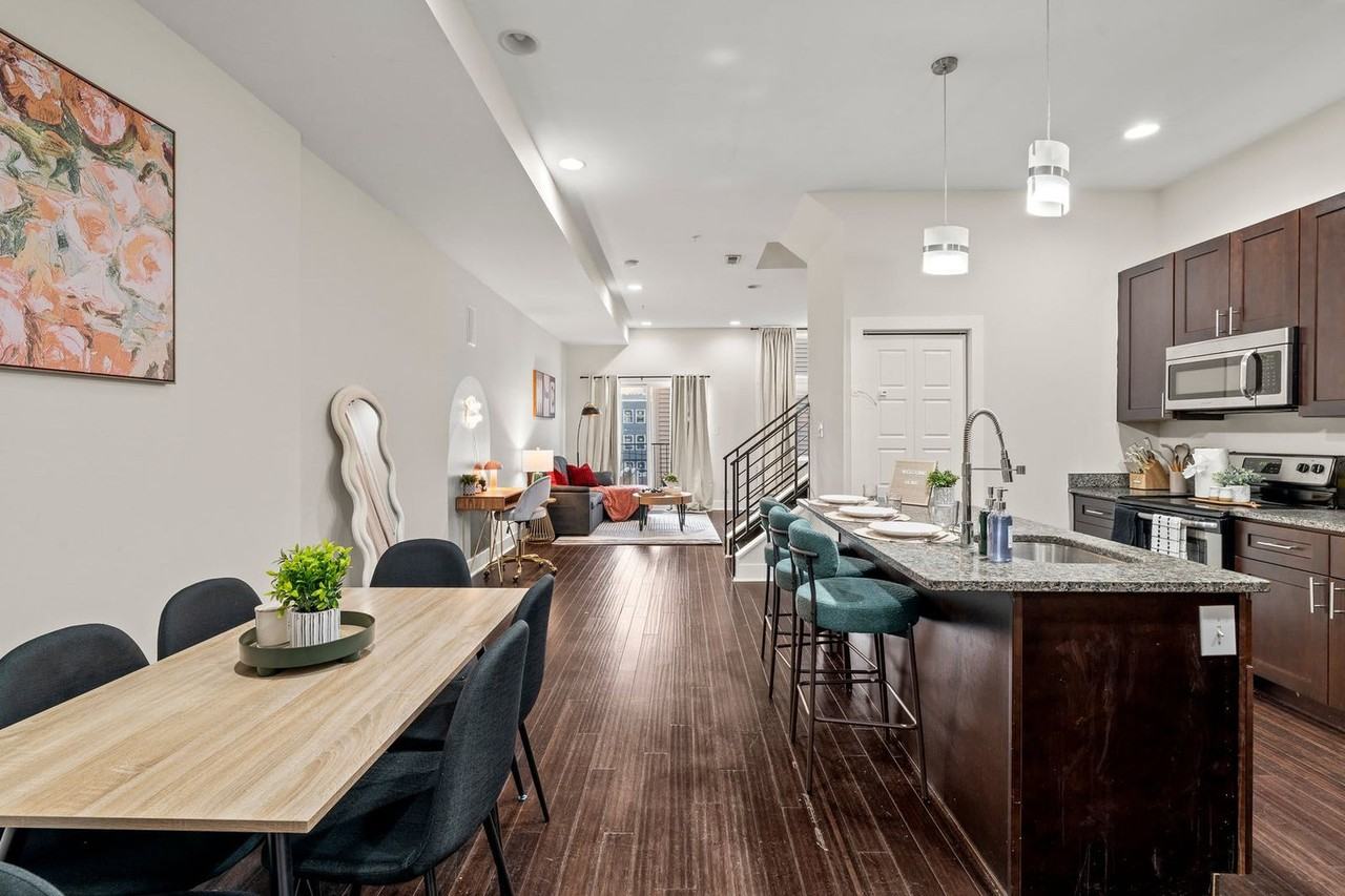 826 North Broad Street - Photo 5 of 36