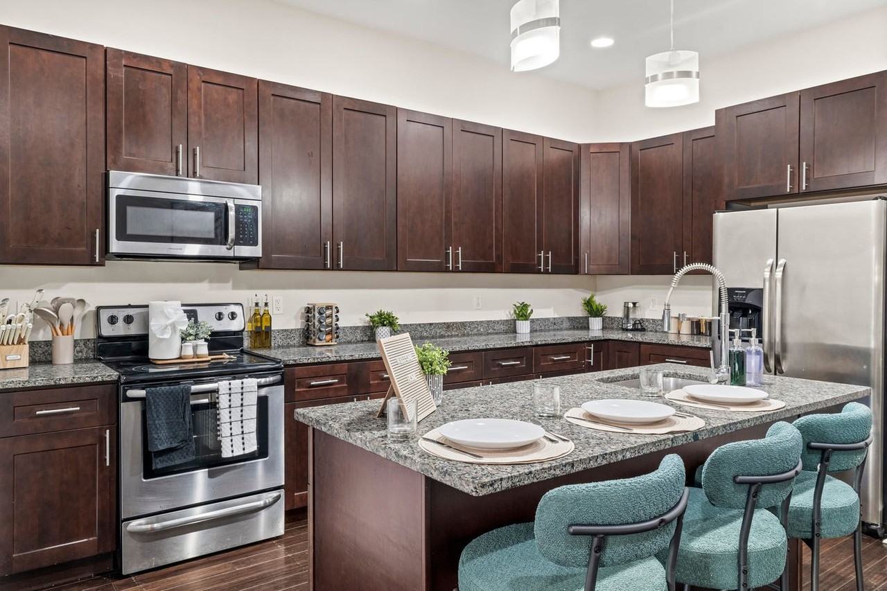 826 North Broad Street - Photo 7 of 36