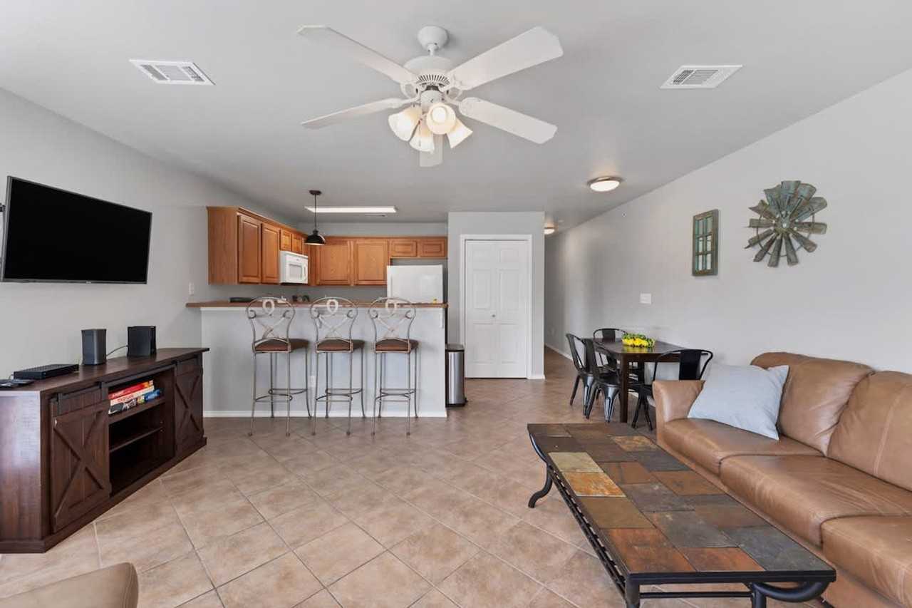 730 E Mather St #1351230P - Photo 2 of 35