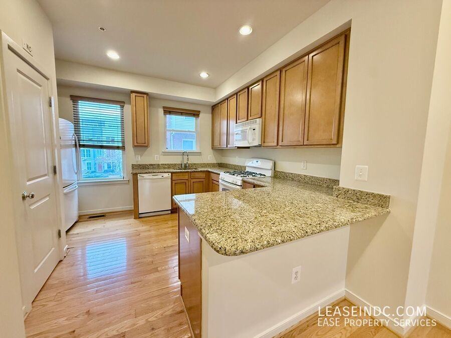 1041 5th Street Southeast - Photo 7 of 27