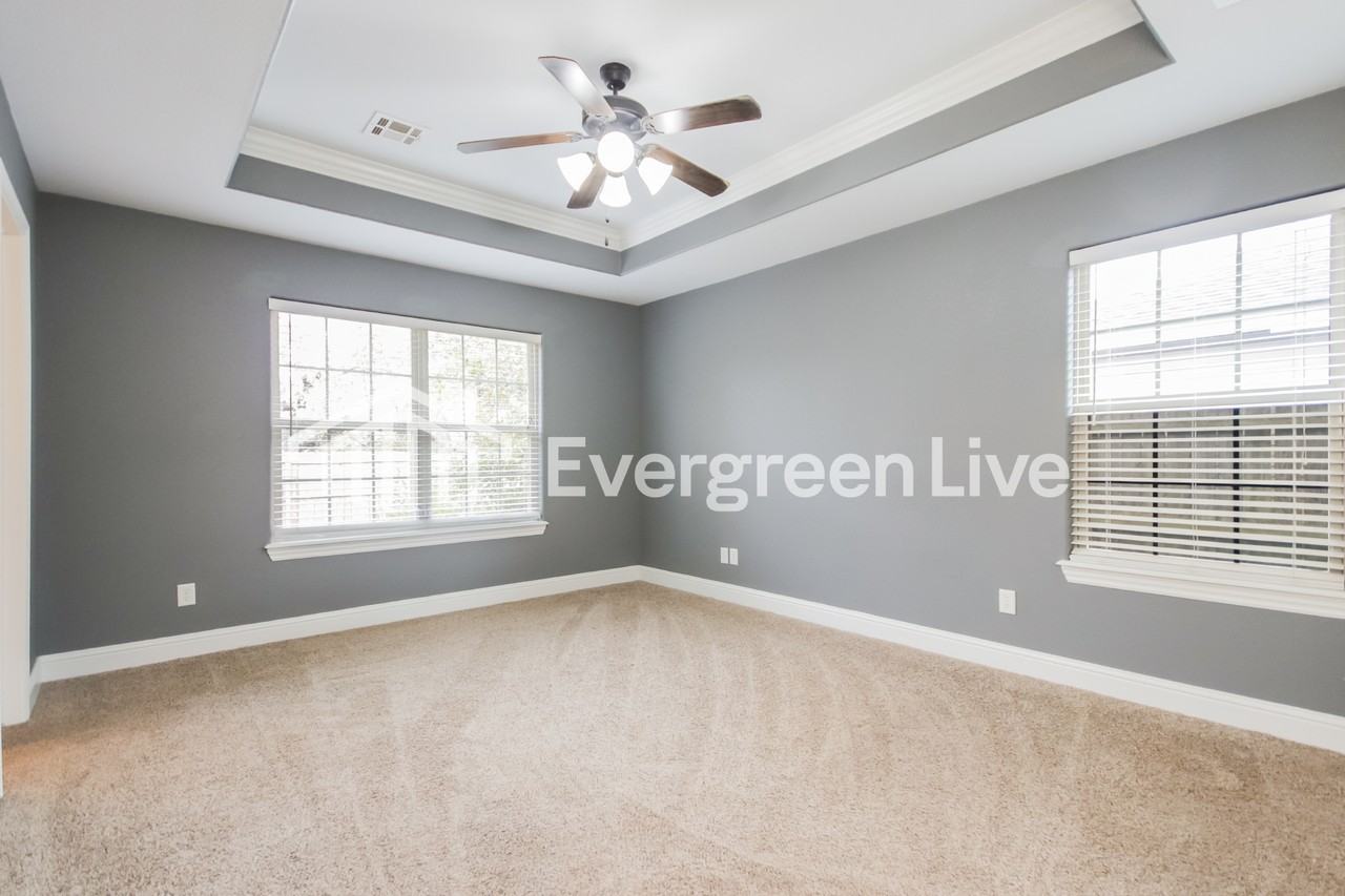 409 E Mccann Rd - Photo 5 of 16