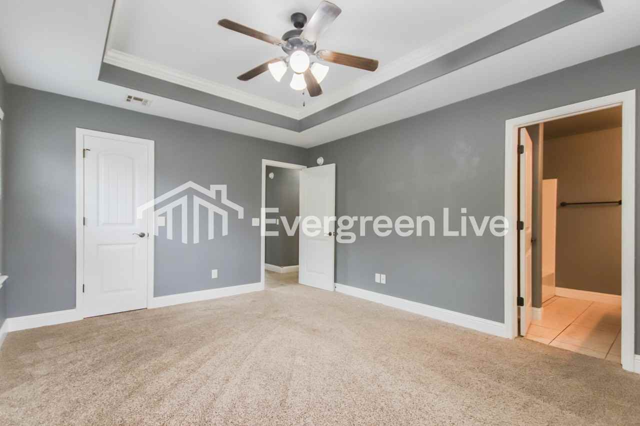 409 E Mccann Rd - Photo 6 of 16