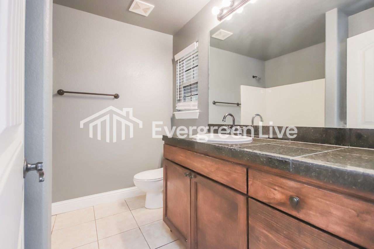 409 E Mccann Rd - Photo 7 of 16