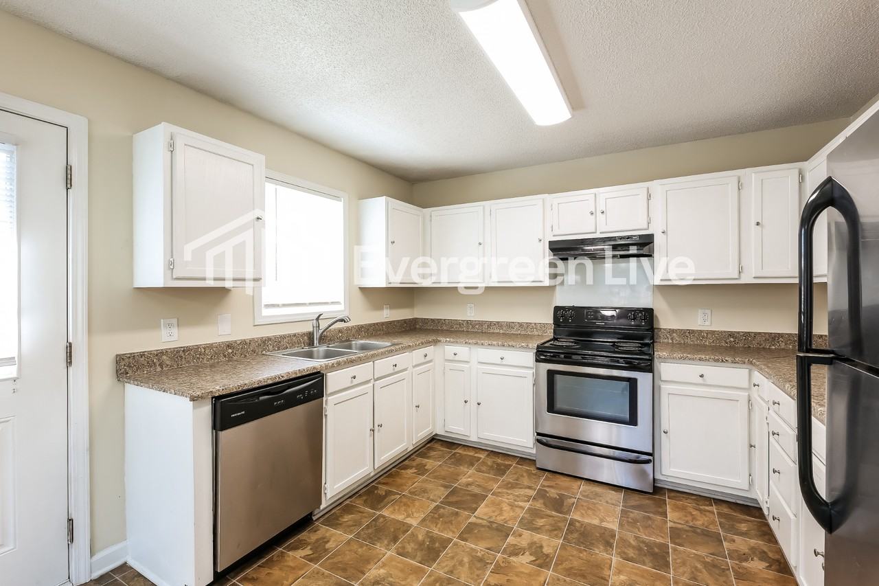 233 Autumn Gold Dr - Photo 6 of 16