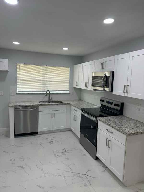 224 Birch St - Photo 3 of 9