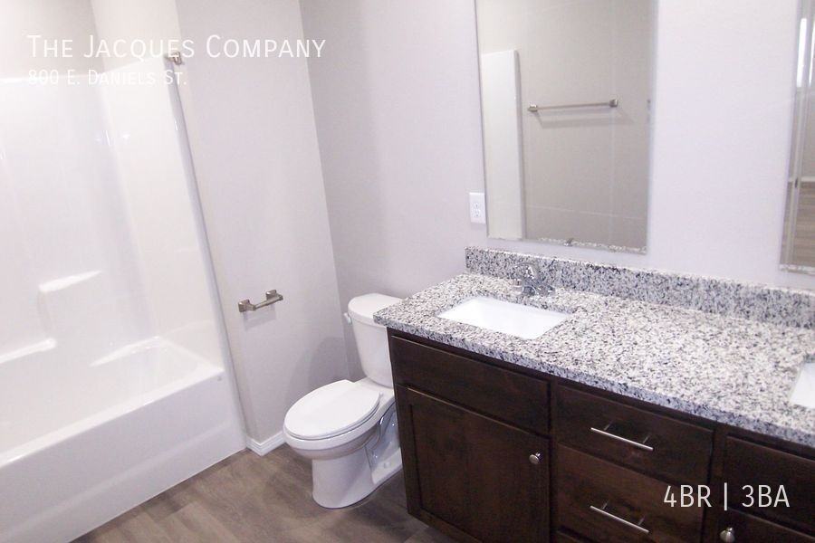 800 West Daniels Lane - Photo 2 of 12