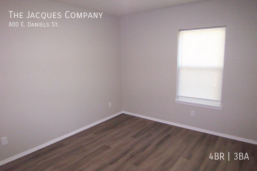 800 West Daniels Lane - Photo 4 of 12