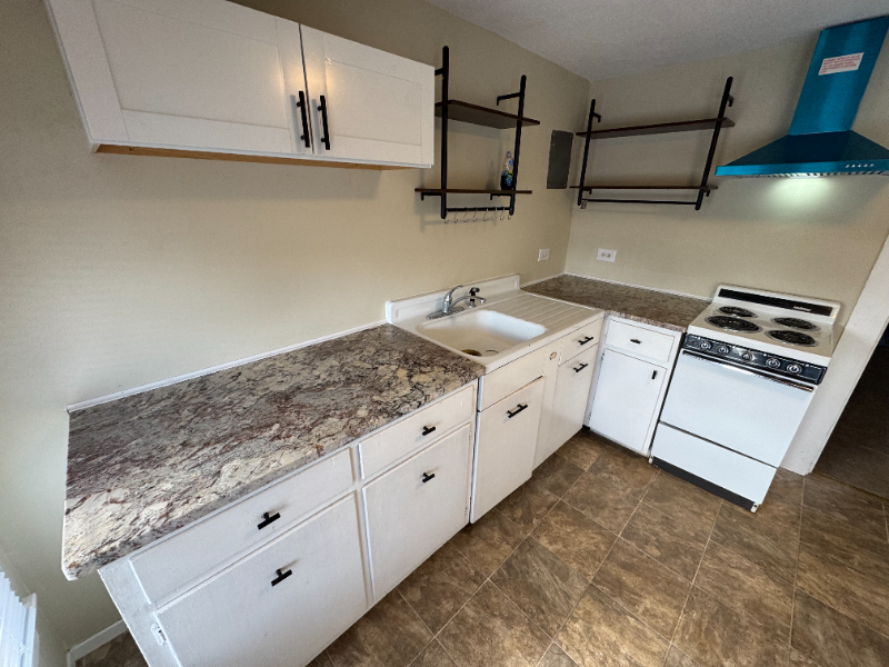 711 Kensington Avenue #B - Photo 3 of 9