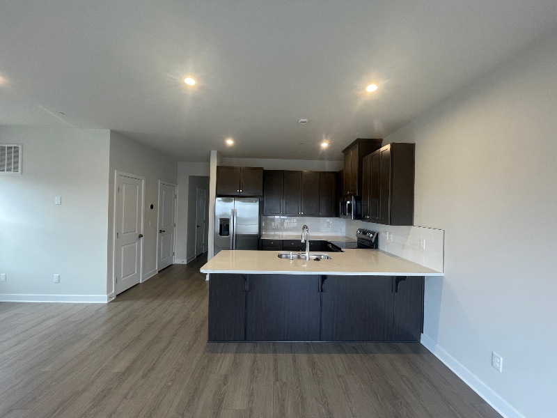 1097 Mountain View Dr - Photo 4 of 16