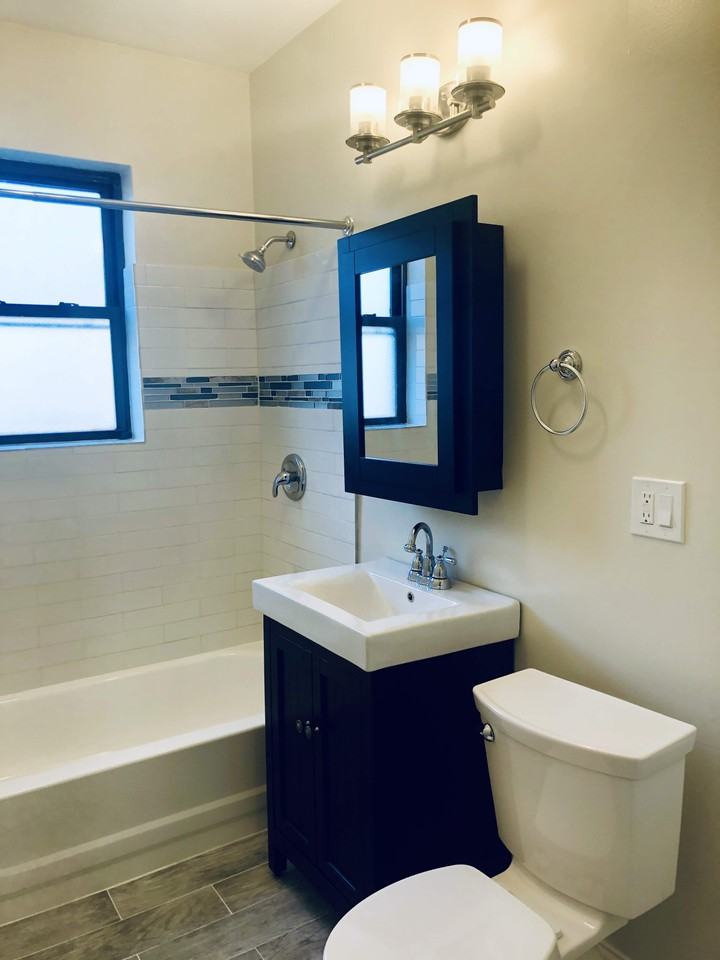 W Roscoe St & N Halsted St - Photo 7 of 10