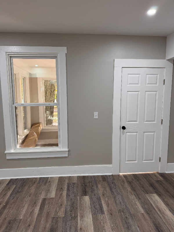 220 W Brown Ave - Photo 3 of 20