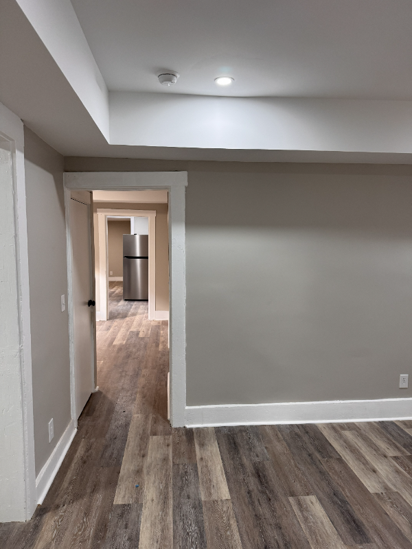 220 W Brown Ave - Photo 5 of 20