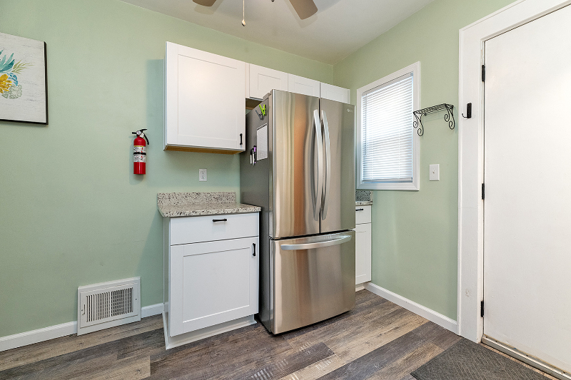 321 W Lapeer St - Photo 3 of 20