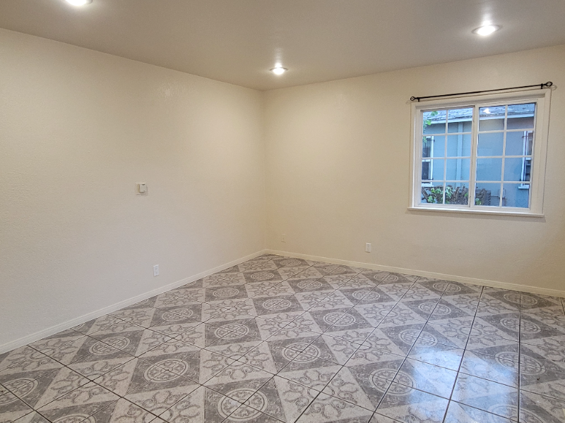 1881 Harbor Avenue - Photo 3 of 16