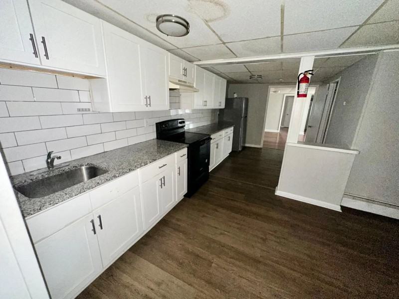 420 High St N - Photo 2 of 13