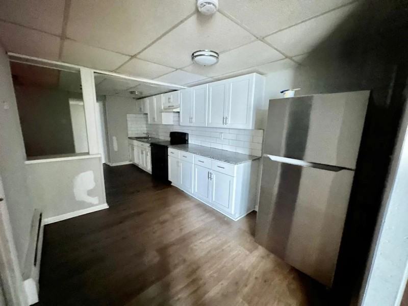 420 High St N - Photo 3 of 13