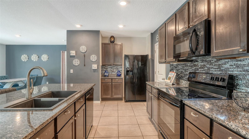 5206 Willow Breeze Way - Photo 3 of 20