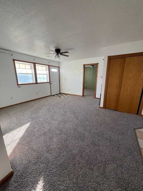 109 W Pleasant St - Photo 6 of 10