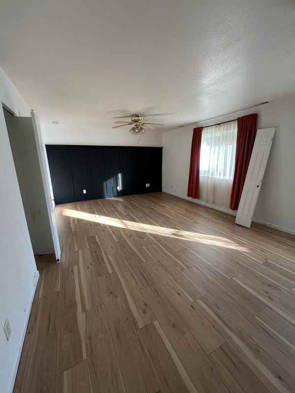 1005 E Main St - Photo 4 of 4