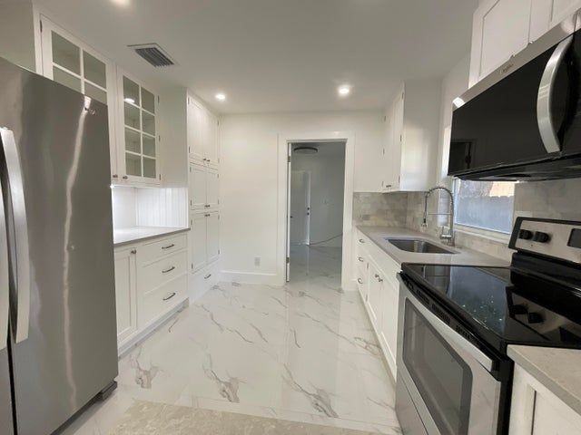 700 Tallapoosa Street - Photo 3 of 31