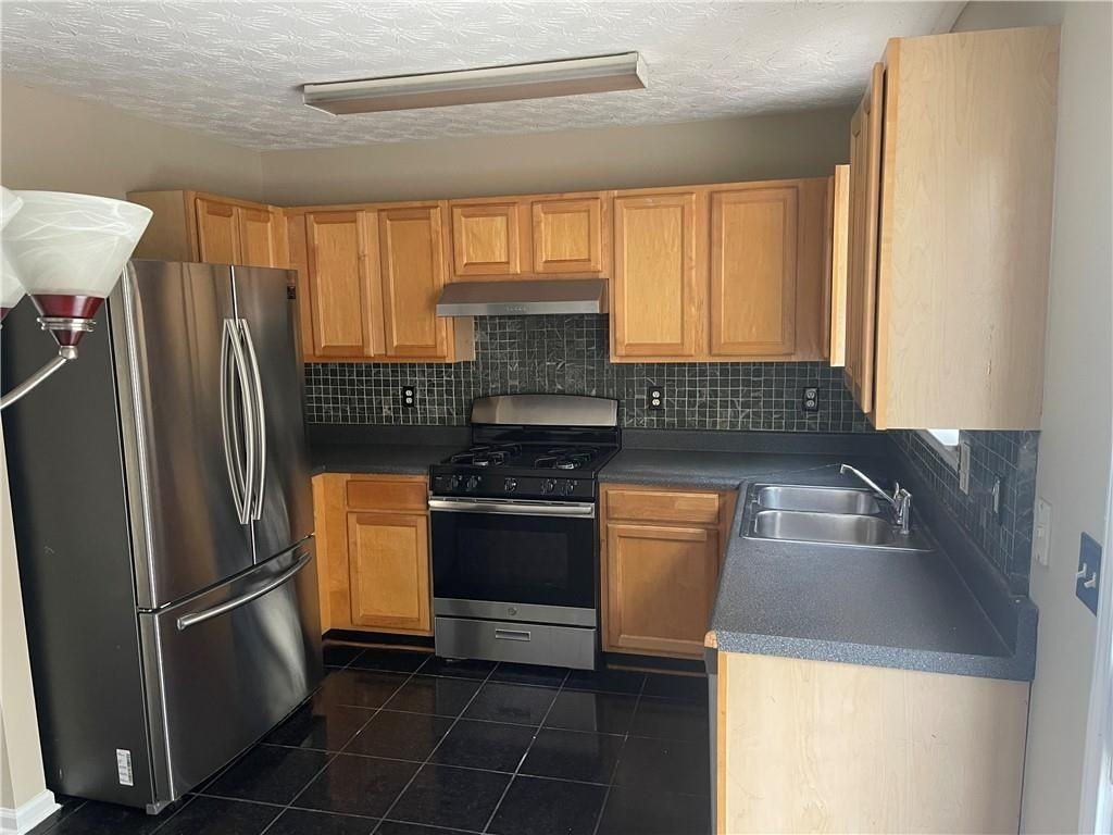 3955 Jackson Shoals Court - Photo 4 of 18