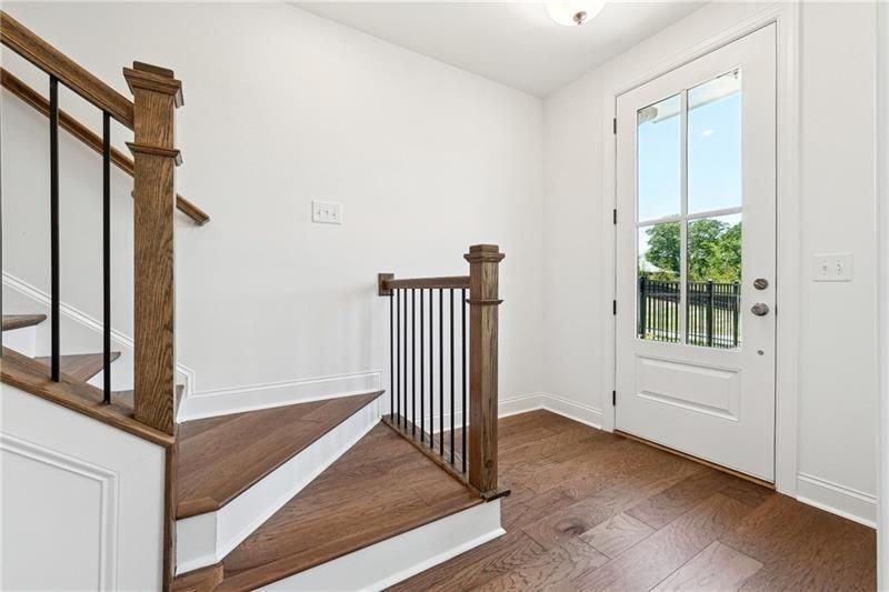 504 Healy Drive - Photo 3 of 25