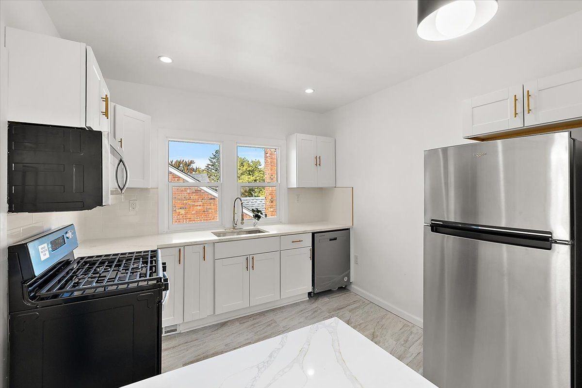 14861 Saint Marys Street - Photo 5 of 17