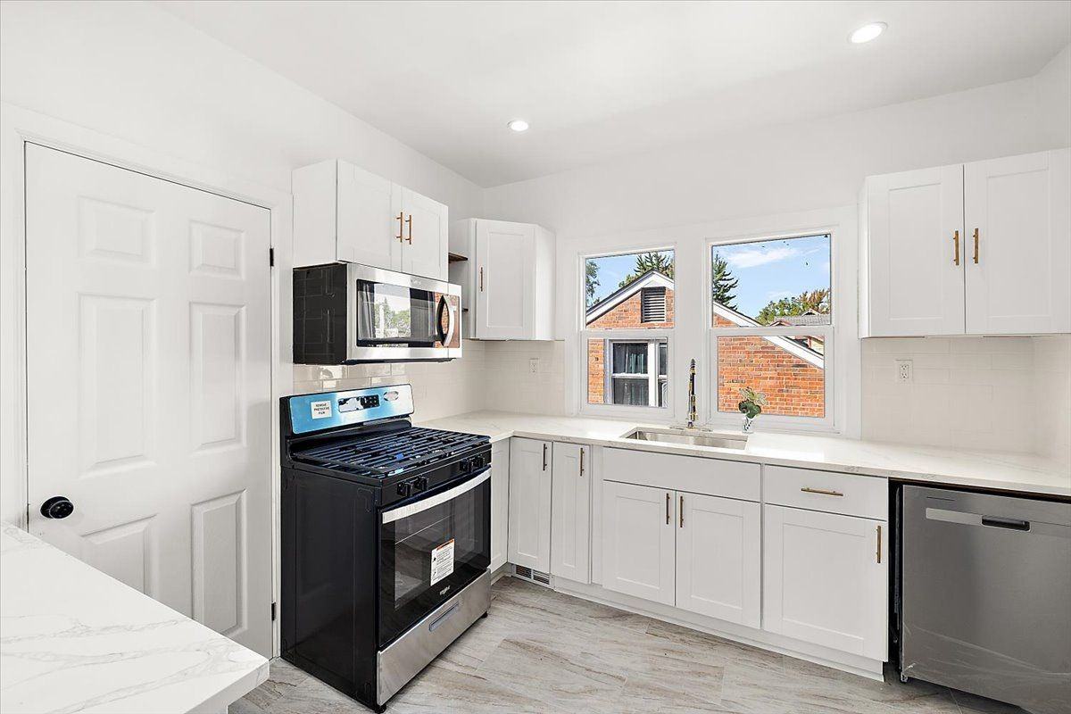 14861 Saint Marys Street - Photo 6 of 17