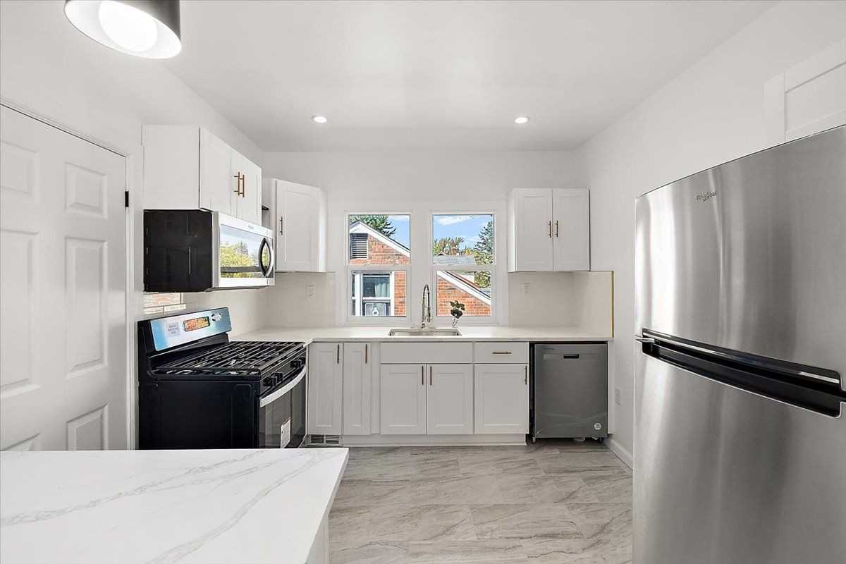 14861 Saint Marys Street - Photo 7 of 17