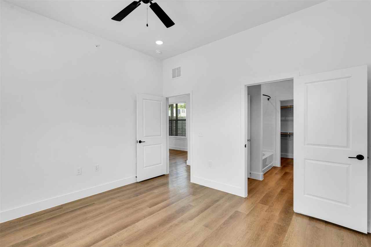 1880 Bernard Street #1880 - Photo 5 of 27