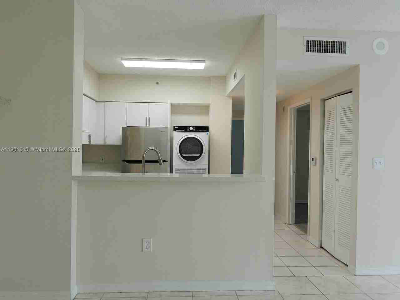 Flagami #5091-710 - Photo 2 of 21