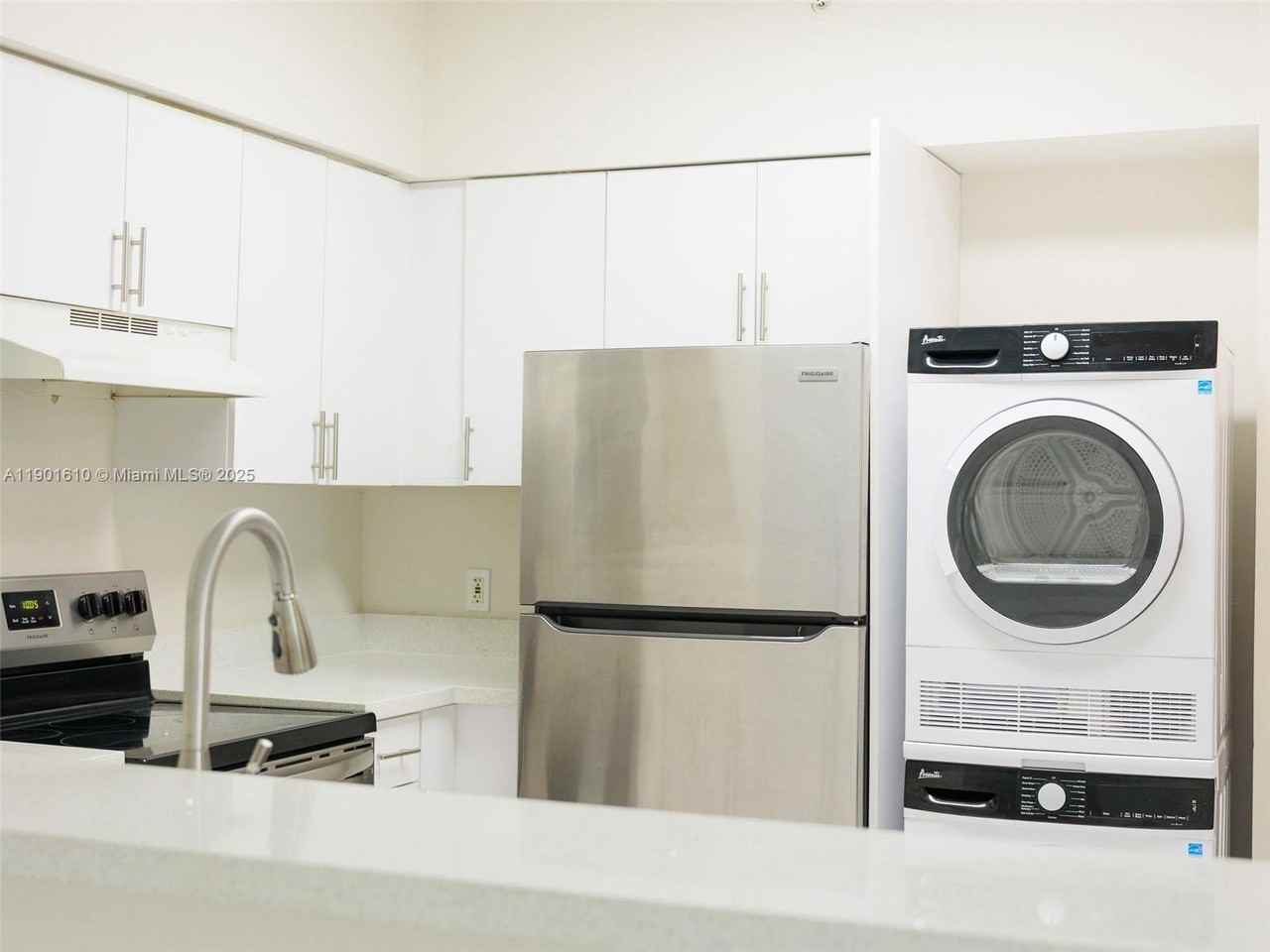 Flagami #5091-710 - Photo 3 of 21